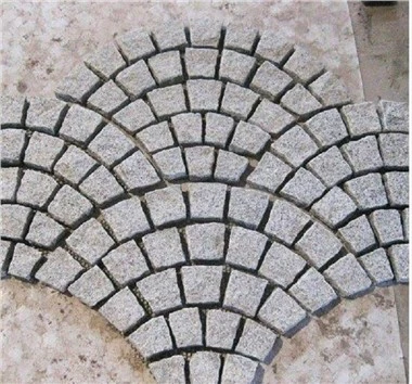 Kockasti granit